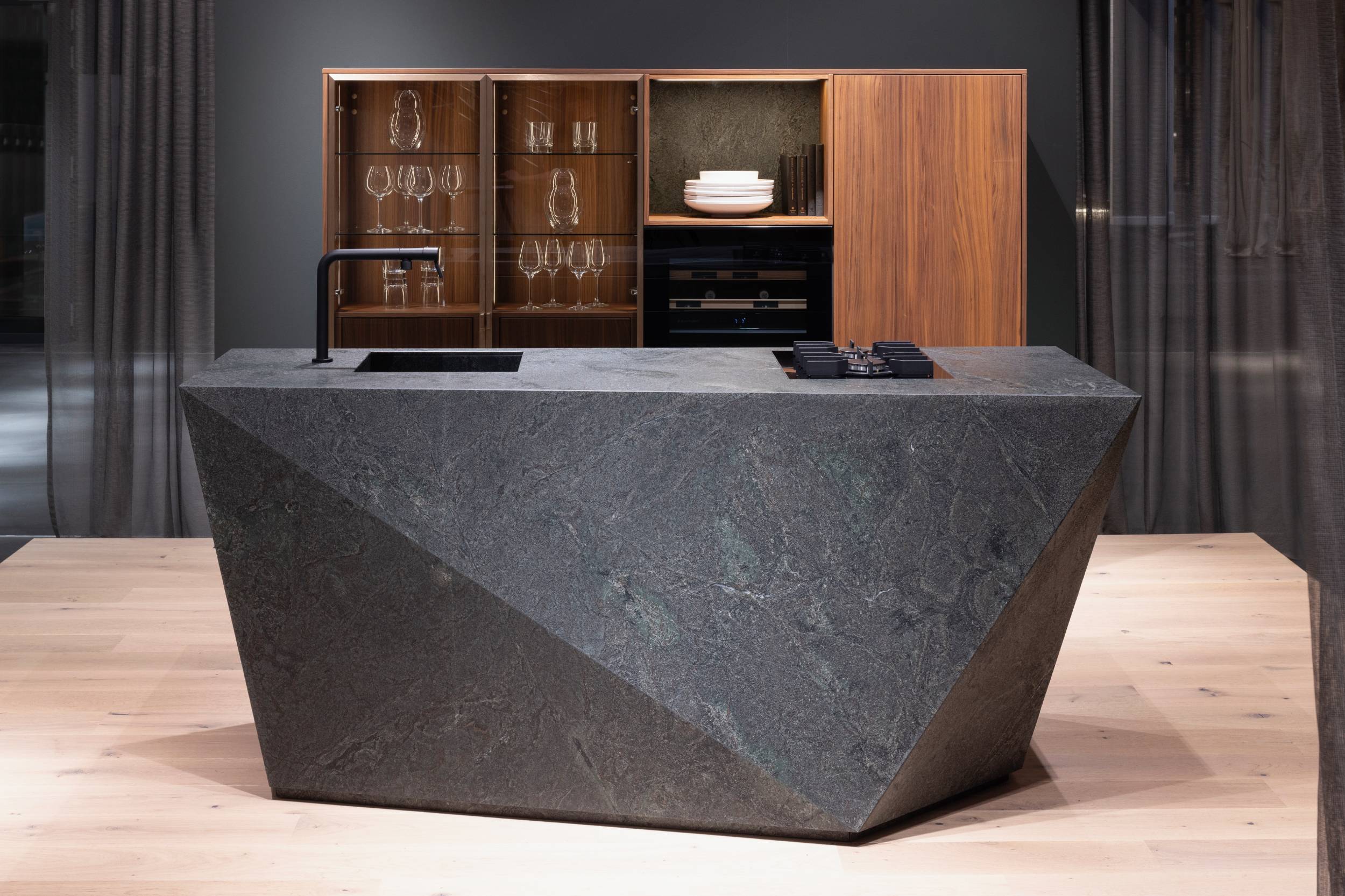 HÄCKER Systemat Milano Black Musk Waterjet Block